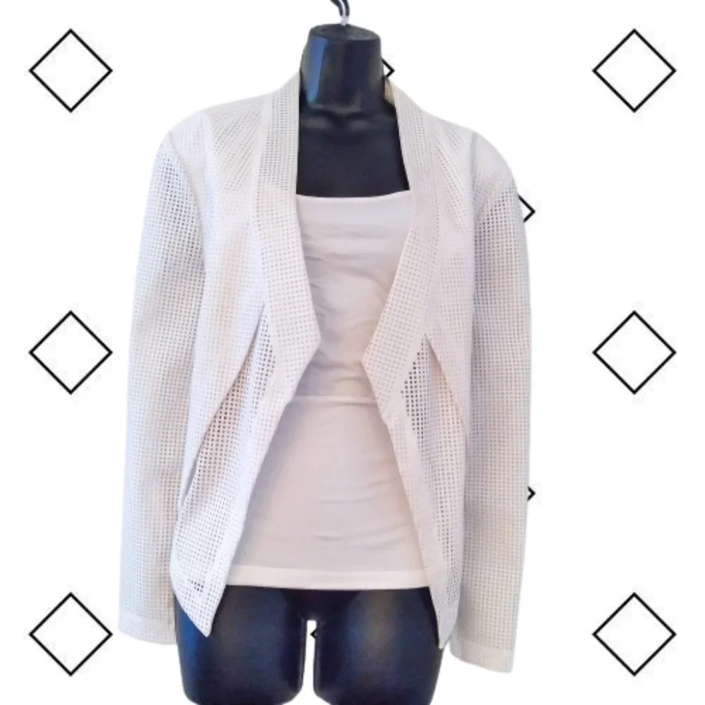 Chico's White Laser Cut Moto Jacket Blazer Size 12 Asymmetrical Geometric design - Picture 8 of 16
